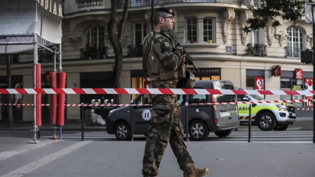 French security forces have begun a phased closure of central Paris in preparation for the highly complex opening ceremony of the Olympic Games 18 07 2024